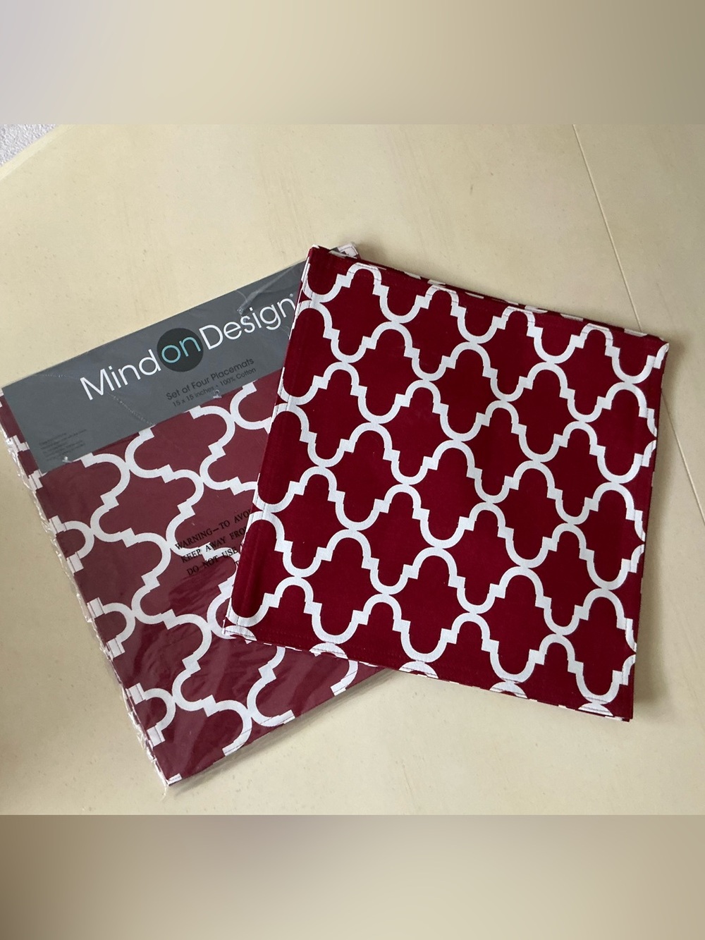 Set of 8 NWT & NWOT Burgundy & White Fabric Place Mats